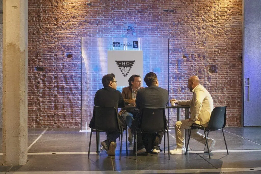 Acreditaciones profesionales y convocatorias pitch